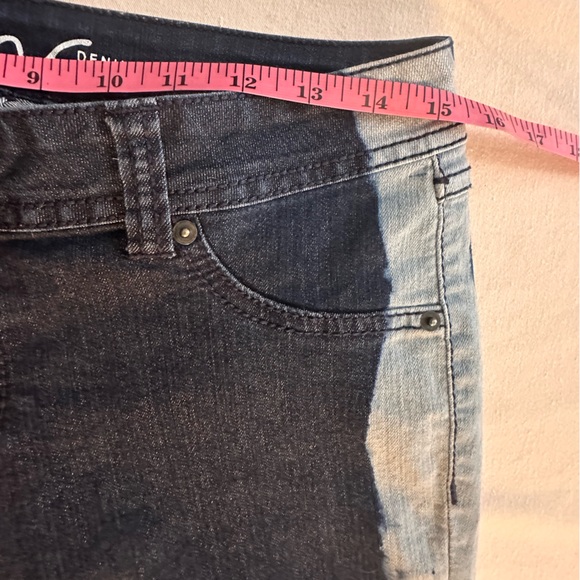 Inc International Concepts Skinny Jeans w/Lt Blue Bleach Side Stripes Sz 8P - Picture 8 of 8